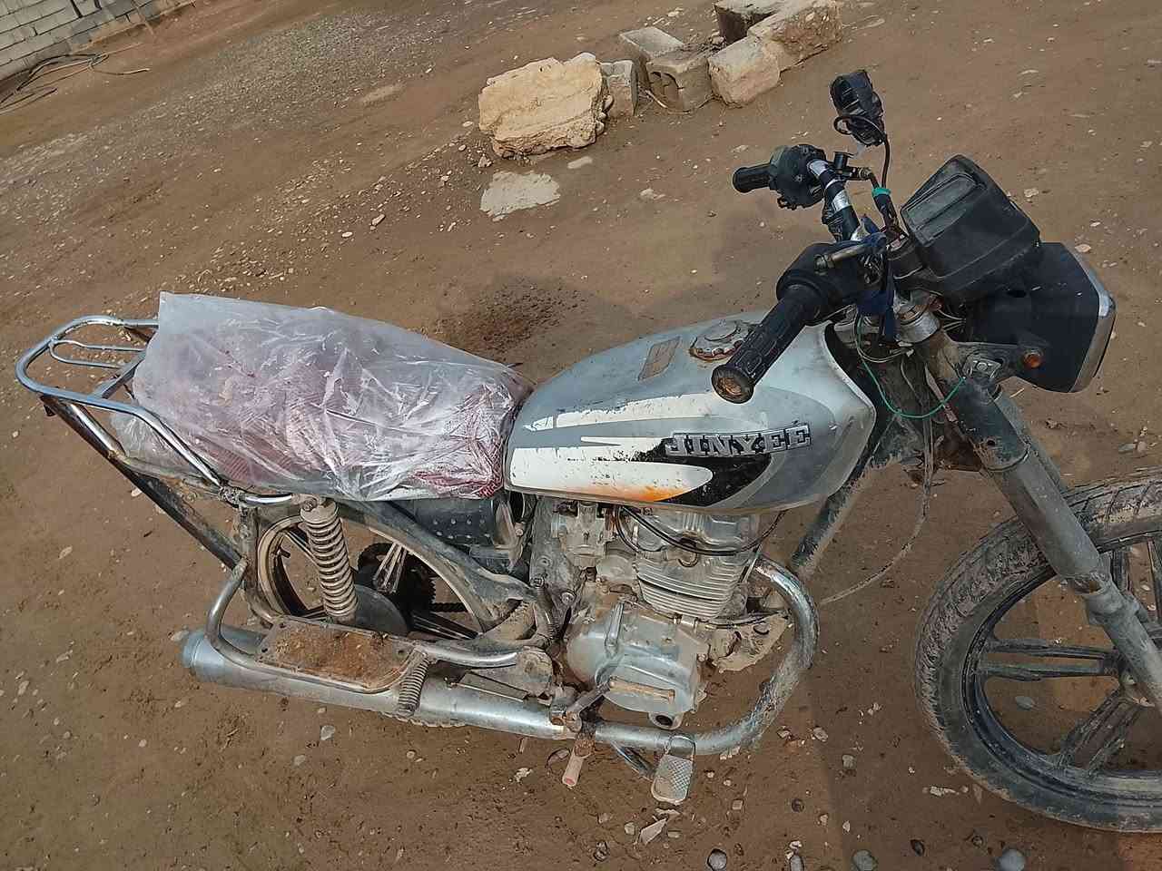 السلام عليكم 
يوجد موطور للبيع 
السعر 140
وبيها مجال 
الاستفسار الاتصال على الرقم 
***********
