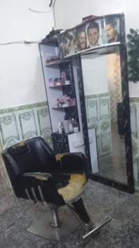 مرايه • رفوف • كرسي حلاقه