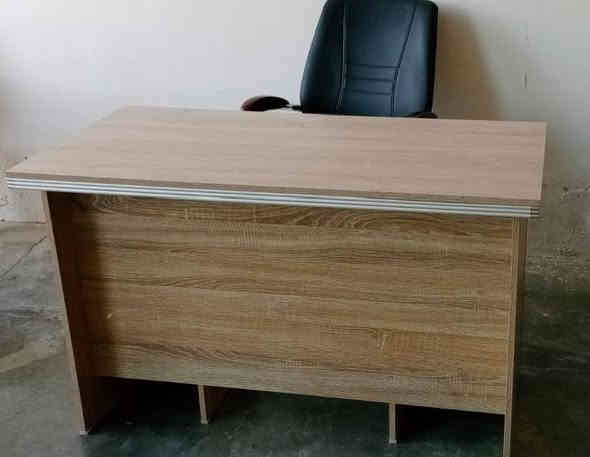 معرض الفهد للأثاث المنزلي 
 متوفر : ميز مكتب مع كرسي جلد ... بأسعار مناسبة
العنوان: الرمادي التأميم مجاور راشي رشيد 
مقابل تانكي ام عمار 
يوجد توصيل داخل الرمادي فقط
للاستفسار الاتصال على الرقم:***********
