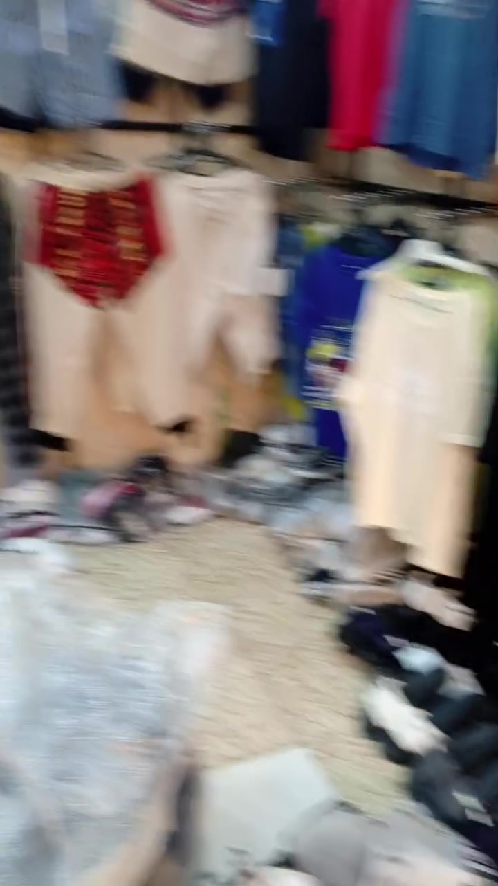 يا الله الله مصلي عله محمد والي محمد كلشي داخل
المحل بس 3 عواني حي اور قرب تقاطع علاوي السمر 
***********
