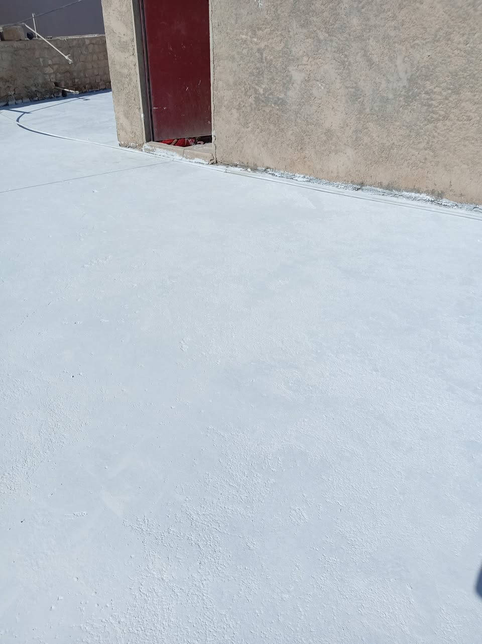 السلام عليكم // يوجد لدينا عمل ايزوكام ورافكوت وفلانكوت وجير وماستك وصبغ وألياف وصباغ ونعمل على قلع الماستك أو الإضافة وتنظيف سطح بالكوسره اللاستفسار على الهاتف *********** أو الخاص
