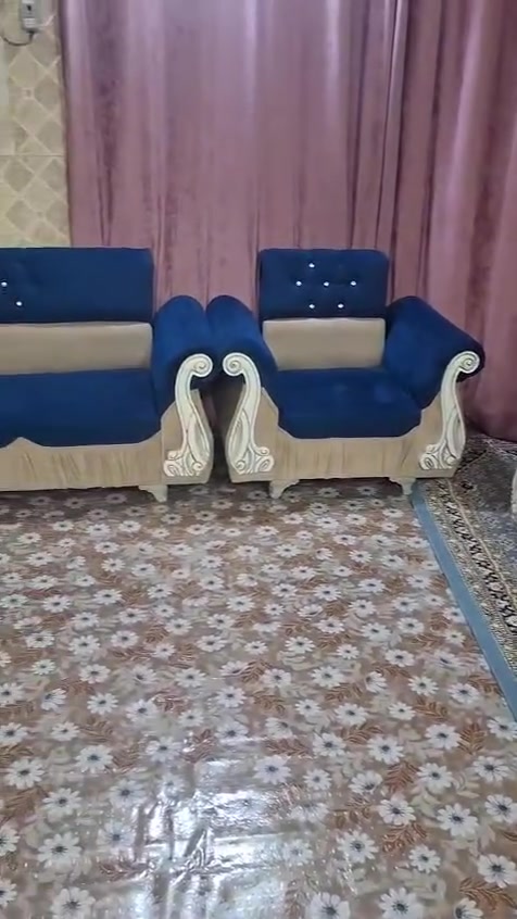 السلام عليكم تخم قنفات للبيع مستعمل نظيف عشرة نفرات السعر 250الف وبي مجال لشراي اليريده هذا رقمي *********** العنوان كربلاء حي الغدير شارع ,60
