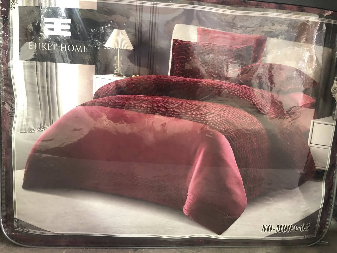 ✨ لحاف قديفة فروارنب ثقيل – كينك سايز ✨

طقم فاخر ودافي جداً، خامة قديفة فرو ناعمة وثقيلة، مثالي لأجواء الشتاء، ويجي كامل متكامل 👌

محتويات الطقم (6 قطع):
 • 1️⃣ لحاف:260 × 240 سم
 • 1️⃣ شرشف مطاط (فِتِد): 180 × 200 + 30 سم
 • 2️⃣ وجه مخدة بحافة: 50 × 70 + 5 سم
 • 2️⃣ وجه مخدة سادة: 50 × 70 سم 
السعر 115الف توصيل مجانًا كافة محافظات العراق 
العنوان النجف الاشرف شارع سلام جامعة مجاور مدارس بانيقيا 
***********يوجد واتساب
