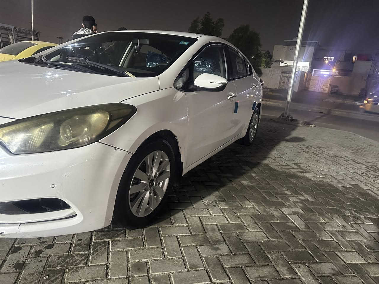 سلام وعليكم كية سيراتو مديل  2016 سيارة خليجي جاهزة من كلشي رقم بغداد مكينة 1600 تخم تاير تبريد صدر مكينة كير كلة كفالة حادث قبق جنطة وداير جاملغ خلفي بي شبرين صبغ بدون دواخل مكان بغداد شعب رقم *********** سعر 115 وبية مجال بصيط
