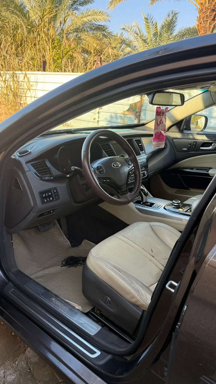 السلام عليكم كيا كورس 2013خليجي فئه الاولى استلام شركه الدولية العراقيه فول مواصفات للاخير  رقم بغداد نكليزي بأسمي تحويل ثاني يوم
- مبدل مكينه جديده بمعنى الكلمه شرط لفحص
 -جكات تعليه وتنصيه+جوبلس 
-داتو شو  
-حساسات امامي خلفي 
-رادار 
-تحديد مسار + تحديد المسافة بينك وبين السيارة الاخرى
-توقف ذاتي 
-نقطه عمياك 
-تحكمات خلفية كامله 
-كشنات امامي خلفي كهرباء
-شاشات خلفية 
-كشنات خلفية تدفئة تبريد 
-كشنات امامي تدفئة تبريد 
-خزن وضعية كشن السايق
-مساج كشنات امامي خلفي
-بردات عدد 3 
-سلايت روف 
-زراك لايت 
-بوب شفط +اشاير مري +مري شفط كهرباء
-بصمه تشغيل و بصمه ابواب و بصمه جنطة 
-سايد بريك بصمه 
-درايف مود (سبورت / ايكو / نورمول)
-اوتو هولد
-ماوس للتحكم بكافة اعدادات السيارة و الشاشة
-عداد الكتروني دتجل 
-تحكم ستيرن كامل + تحكم بالعدادات وتغيير اشكالهن
_شاشات خلفيه امامي
-سماعات 16 نضام صوتي من شركه lexicon
-صندوق كهرباء شفط
-14ايرباك
-كاميرات360درجه 
-اناره محيطيه بداخل
بيها فقط باب خلفي عكس سايق كلير وليس حادث
ودعاميه اماميه فقط وسونار موجود
وبعد بيها موصفات كلش هواي
❗️السعر152$وبيها مجال
مكان بغداد الدورة
***********
