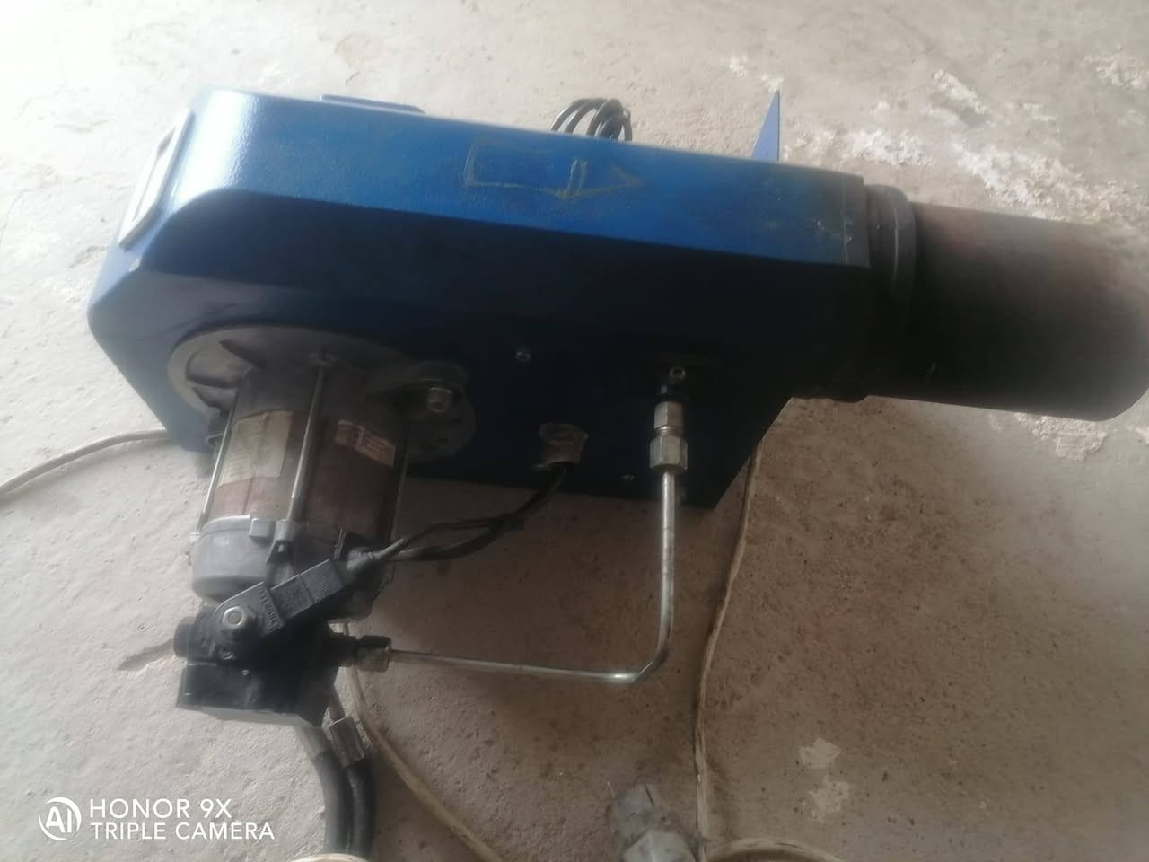 السلام عليكم جهاز احماء بويلر + بوشه كما موضح بل صوره السعر ال اتصال علا الرقم
***********
