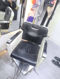 كرسي للبيع 07828979942