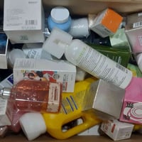 صندوك كامل • عناية بالبشرة • صلاحية بعيدة