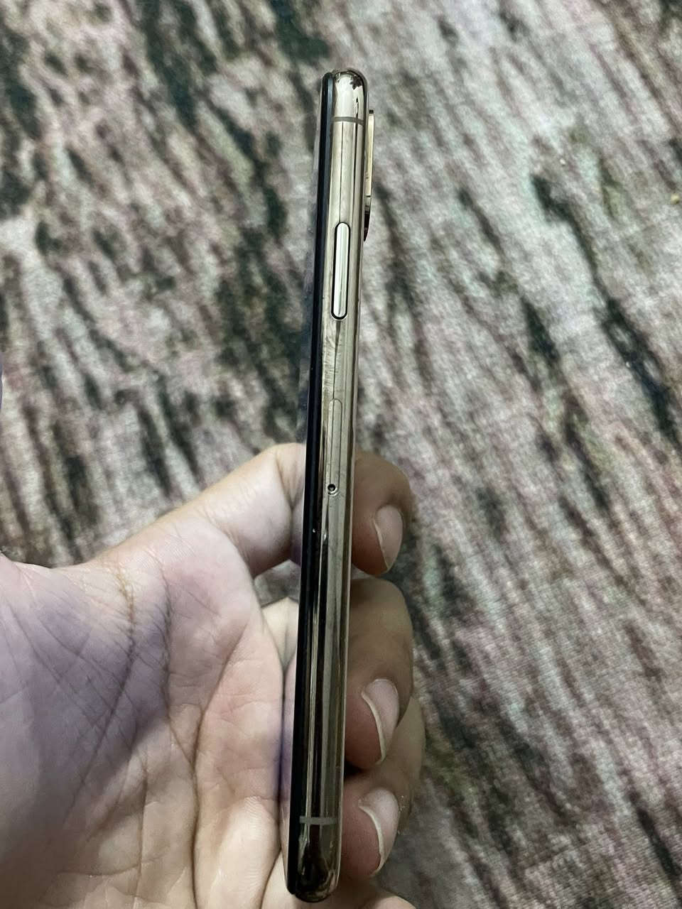 ايفون xs عادي مبدل شاشه فقط بطاريه بلاديه كلشي بي شغال حتى فيس ايدي وشاشه مشدوده نوعيه زينه فيس ايدي شغال وتلث خيرات ذاكره 256 ب160وبي مجال بسيط *********** مكاني بغداد زعفرانيه
