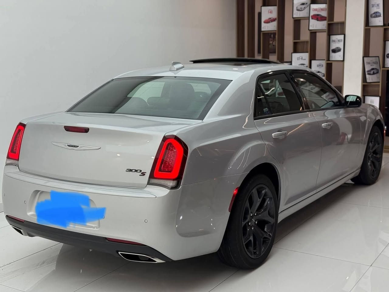 #بسم__الله__الرحمن___الرحيم
#كرايسلر__موديل___2023 ((( S)))#الاصدار_الاخير
#كلين___تايتل____وارد___امربكي__

#ملاحظه___ترقيم___اربيل___جديد___صور___امريكا

#رقم____شاصي____بالمنشور
مكان السياره..بغداد الصالحيه مقابل وزراة الخارجيه السياره ماشيه 13000 الف مايل كفاله شخوط رصعات
#المواصفات
بانوراما نقطه عمياء حساسات اماميه مصابيح اماميه لد
زنون بروجكتر LED  ويل قياس  ((20)) حساسات اماميه 
كراسي جلد مرايه  رادار هواي مواصفات بعد اخوان 
#السيارة__جديده__

رقم الهاتف ***********
