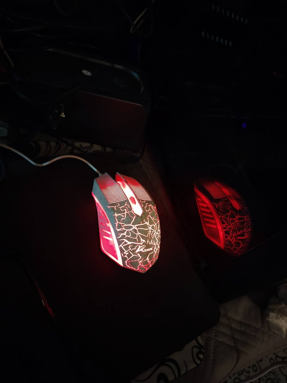 بي سي مواصفاتها
Gtx 1050ti
Ram 16 بس مشكل بس واحد صاير ٨
Hdd 931g
Ssd 110g
وية شاشة وكيبورد وماوس بسعر ٦٥٠
الرقم ***********
عنوان بغداد
