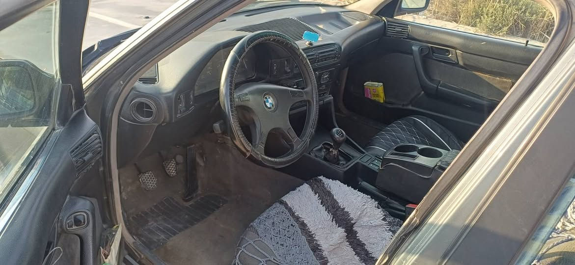 سلام عليكم بي ام ٥٢٠ كير عادي محرك كير شرط تبريد كهربائيات كلها شغاله سنويه نافذه للبيع ٢٧ سعر ٤٠ وبيها مجال مكانها مكيشيفة اتصال فقط *********** سامراء, صلاح الدين
