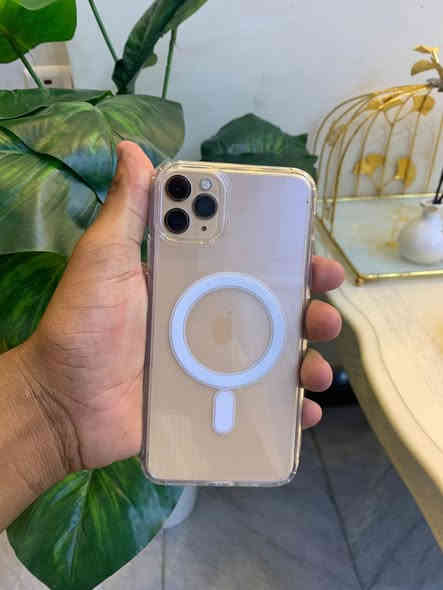 آيفون 11برو ماكس 
ذهبي 
ذاكرته 256
بطاريه 100 مستبدله قطعه اصليه تقره 
شاشه مستبدله. مال تفصيخ اصليه من ابل  
نضيف جهاز بصمه وجه وكلشي شغال بيه 
سعره 320وبيه مجال 
مكاني بابل حله. مدينه القاسم 
***********
