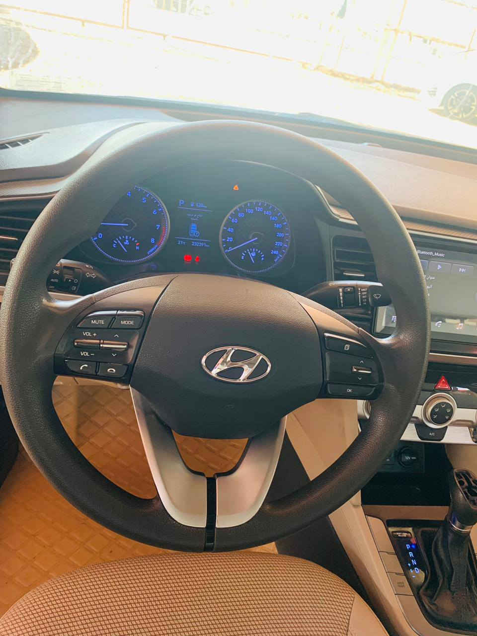 سلام عليكم
النترا 2020 
كفاله عامه من الصبغ والتبديل والبارد 
رقم بغداد تحويل مباشر 
محرك 2000 دوش
فول موصفات 
بصمه 
بصمه ابواب 
تبريد قطعتين 
حساسات خلفيه 
حساسات اماميه 
كاميرا 
شاشاه 
فتحه 
يدات نيكل
السعر 160 
الديوانية الحمزه الشرقي 
***********
للبيع او مرواس ب اقل
سنويه نافذه 
تفاصيل كاملة
