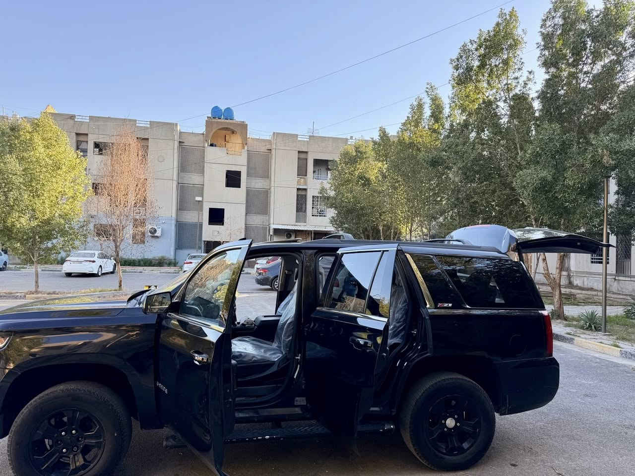 السلام السلام عليكم  للبيع فقط (.اقساط)مكلف بنشر
شوفر ليت تاهو زت سفن ون موديل 2019 فول الفول السياره نضيفه وجاهزه صبغ 3 قطع  بدون دواخل 

اعلى مواصفات الزت معروفه الجبليه 1بصمات 6

2جلد سبعه راكب منفصل 

3سبعه راكب كهرباء هيتر 

4شاشات عدد 2 دفدي 

5حساسات امامي خلفي 

6اشاير بلمري رادارات بلمري 

7وياله ودوس بلادي زت 

8 سلايت طكتين 

9جنطه كهرباء منفصله عن الجامه 

10مري قلاب 

11تخم سماعات بوس الاصلي مو شد 

12لايتات زنون منضومه اصليه 

13 بريك يصعد وينزل كهربائي 

14ستيرن تدفئه 

15 ستيرن كهرباء يصعد وينزل 

16كشنات ميموب 

17 ترحيب داخل اليدات بلادي كل السياره 

سيبايه حديد 4 قطع

اتصال 

***********
