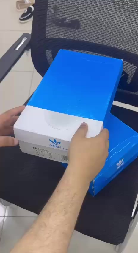 جديد 😍😍
رجالي فيتنامي ماستر 
خامة ممتازة درجة اولى 
مقاسات من ٤٠ لين ٤٥ 
نعل خفيف ومريح جدا
أسعارنا بسعر #الجملة 
توصيل فوري بالرياض 
يتوفر خدمة شحن توصيل لباب المنزل  للحجز#مسنجر


**إذا كنت صاحب هذا الإعلان وتريد حذفه لأي سبب، رجاءا أرسل رسالة إلى الدعم الفني**