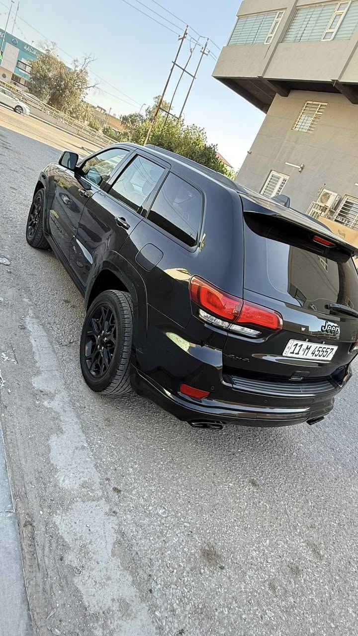 للبيع جيب موديل 2021 فئه X 
سياره فول مواصفات جاهزه وجديده 
حادثها موضح بالصور 
السعر 270 $
استفسار ***********
