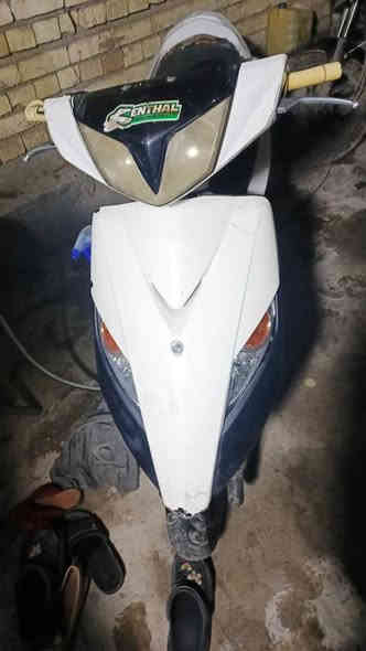 ماكس ثعلب نضافه 70% شلعه ومعدل فول. نكره سلف الكهربائيات كلها شغاله. بيها نقص جوزه مال تشغيل وطفي وقبق هندر وبس. يرادلها ترتيب شويه بيها منفيس دراجه تخبل عبالك صاعد هوه رايدها ب ب 385 وبيها مجال عنواني بغداد حي العامل *********** بغداد
