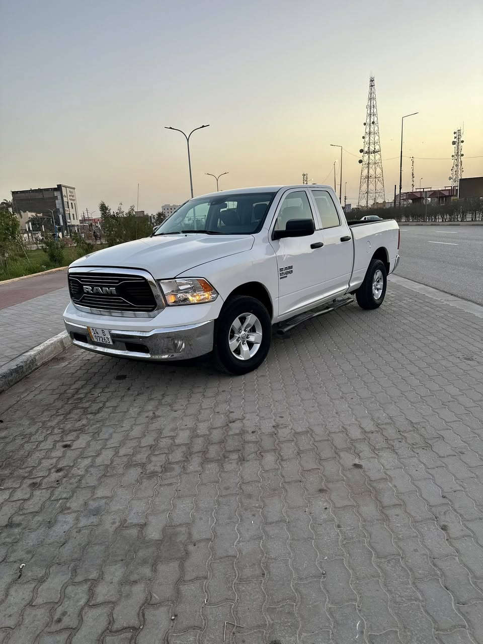 سلام عليكم دوج رام مديل21 ماشيه50 سياره وارد امريكي ضربتها جاملغ وبنيد سياره جاهزه كير مكينه اكسل حداديه طخم تاير مكان السياره بصره الجبيله ***********

