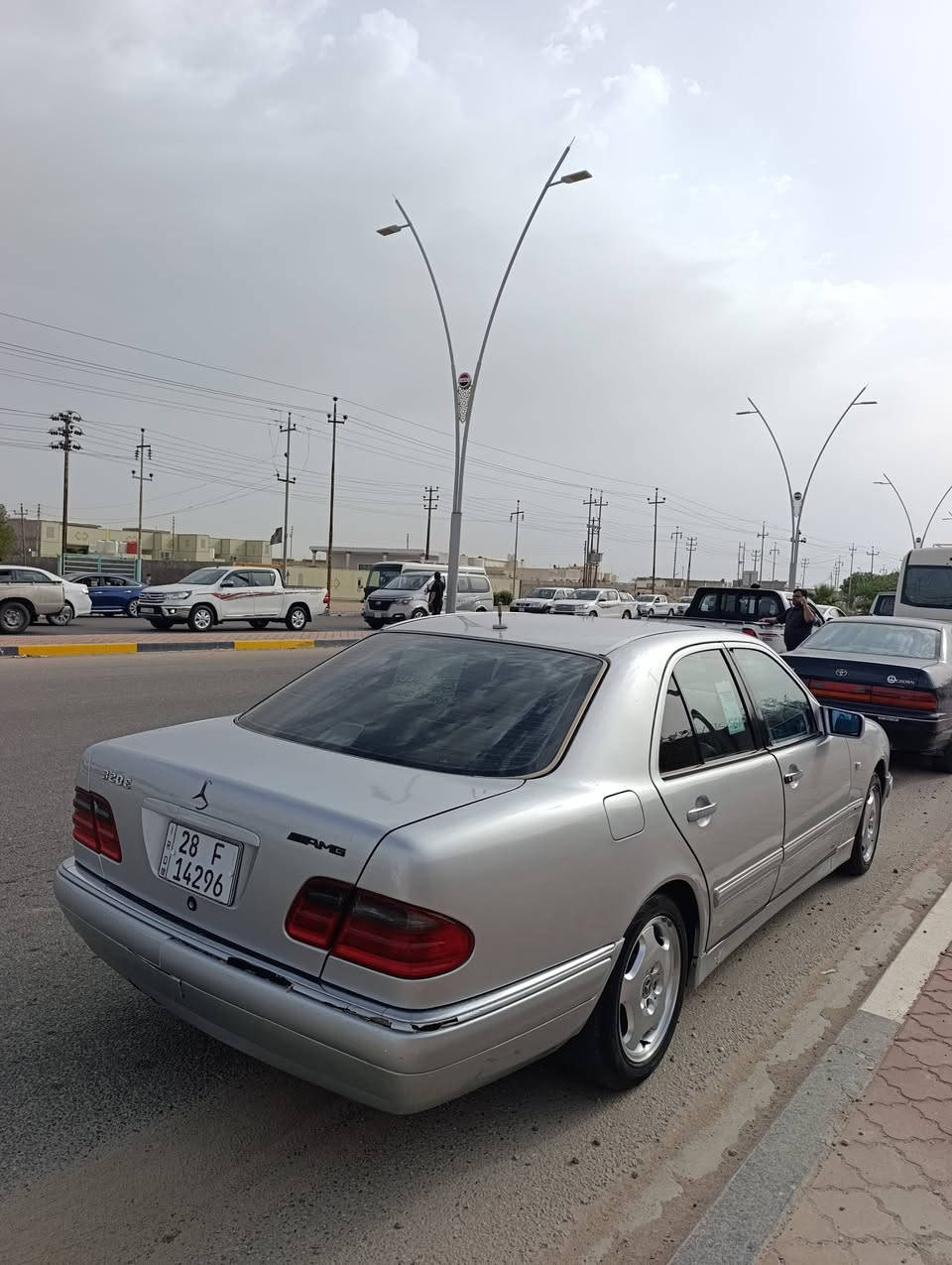 السلام عليكم للبيع مرسيدس أم عيون فئة سبورت وارد ياباني مديل 1998 محرك V سته سلندر المرغوب لون سلفر و دواخل اسود السياره كشره كلش حلو و دواخله حلوه فول عدا الفتحه السياره مصبوغه عام تبريده حلو و حداديته 75/100 بيه بعض الملاحظات
السلام عليكم للبيع مرسيدس أم عيون أصولي فئة سبورت وارد ياباني مديل 1998 محرك V سته سلندر المرغوب لون سلفر و دواخل اسود السياره كشره كلش حلو و دواخله حلوه فول عدا الفتحه السياره مصبوغه عام تبريده حلو و حداديته 75/100 بيه بعض الملاحظات 
 بور الستيرن يحتاج تبديل 
الدعاميه الخلفيه بيه كسر و يتعالج كما موضح بالصور
السياره حلوه و سعرها 85  و بيه مجال للشراي ابيع شرط التحويل لان راعيها كلش مستعجل على التحويل
للاستفسار ***********

