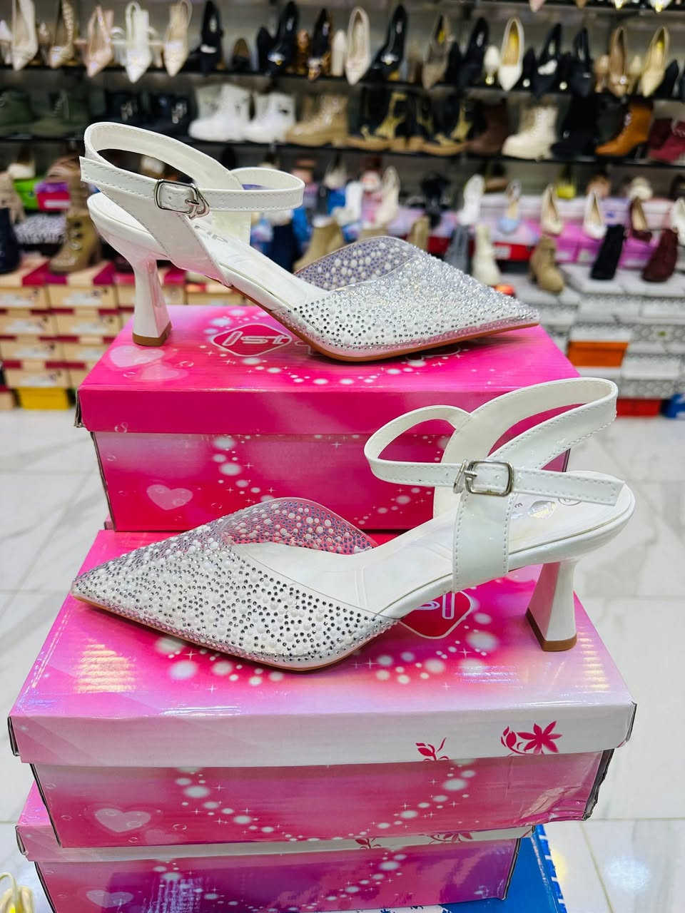 وصلتنا $   ، موديلات جديدة مختلفة 😍
أحدث الموديلات لـ 2026 
 
✅ تميزي بإطلالة جميلة وساحرة مع (#محلات_فاروق_عمر )

#تخفيضات 
يتوفر حذاء شفاف نسائي 
القياسات كامله من 37_41
 سعر القطعة 15.000 
🌺 تواصلي عبر الخاص واطلبيه الآن قبل نفاذ الكمية او واتس ***********

العنوان/ الفلوجة  شارع كراج الفورتات خلف الحديقه العامه قرب___ مول الوليد___
تتوفر خدمة التوصيل لكل العراق ب🚕
إلى بغداد خلال 24 ساعة - وإلى المحافظات خلال 48 ساعة
