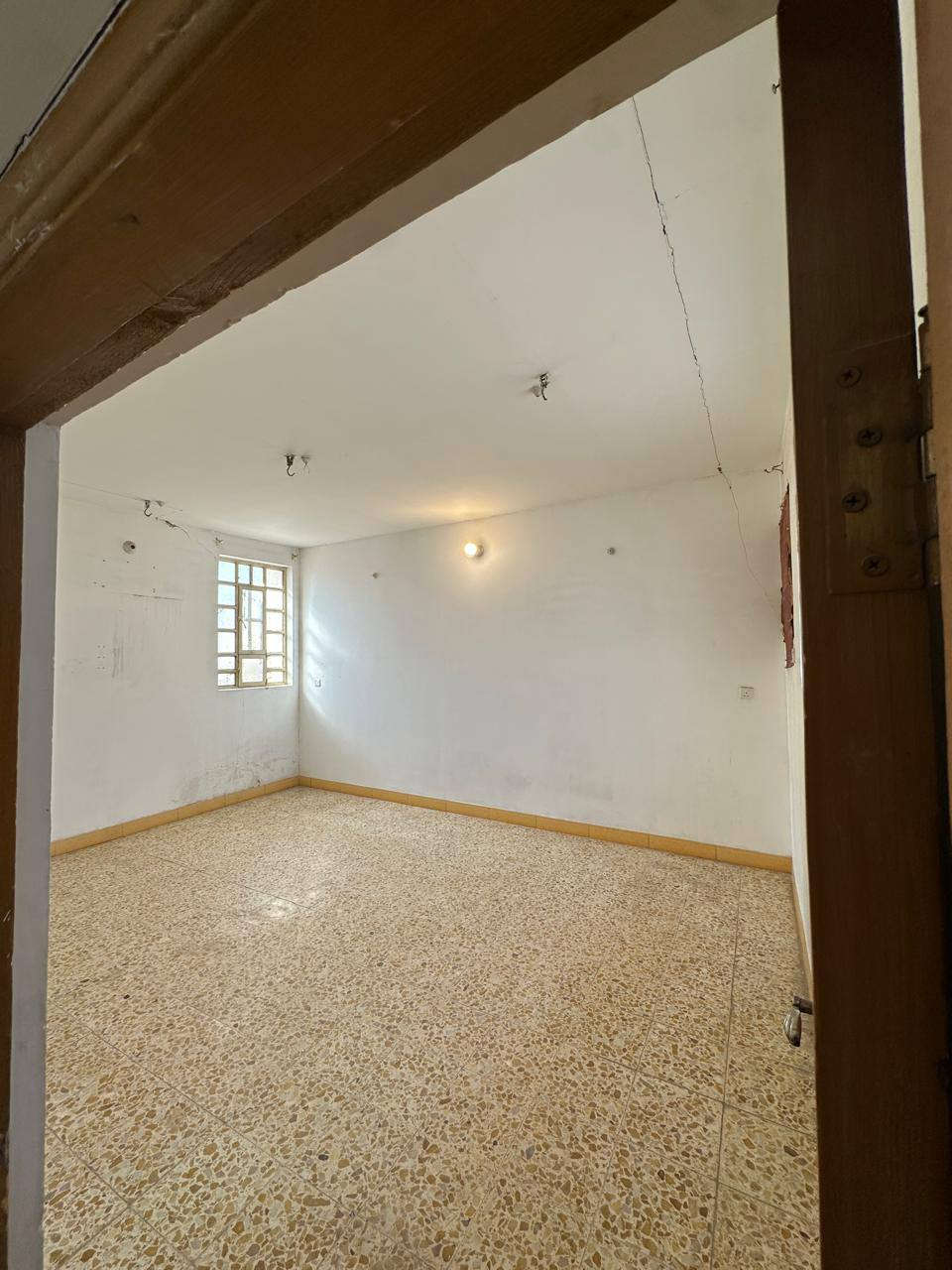 السلام عليكم مشتمل خارجي للايجار شارع المستشفى قرب بيت الحبوبي طابق ثاني درج خارجي معزول وحده 
غرفه وصاله وتخاريج ومطبخ تفاصيل داخل الفيديو 
ابو صخير 
*********** واتساب او اتصال
