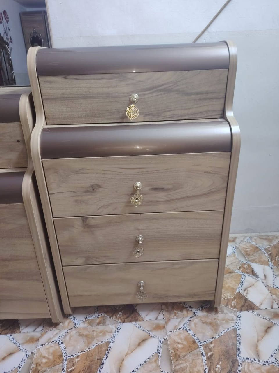 غرفة نوم فخمة للبيع السعر 600 الف للعرسان المقبلين عالزواج


**إذا كنت صاحب هذا الإعلان وتريد حذفه لأي سبب، رجاءا أرسل رسالة إلى الدعم الفني**