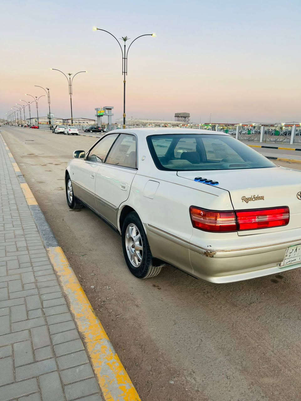 سلام عليكم مارك مديل1997
مكفوله كص ونقل جثه ومكفوله من الضربه القويه 
مكينه وكير جدد كهربائيات كلهه شغاله تخم تاير حداديه غرفتهه كلش حلوه  سنويه منتهيه تحويل شوكت مايعجبك السعر 67
 عنواني بصرة حي الزهراء
***********
