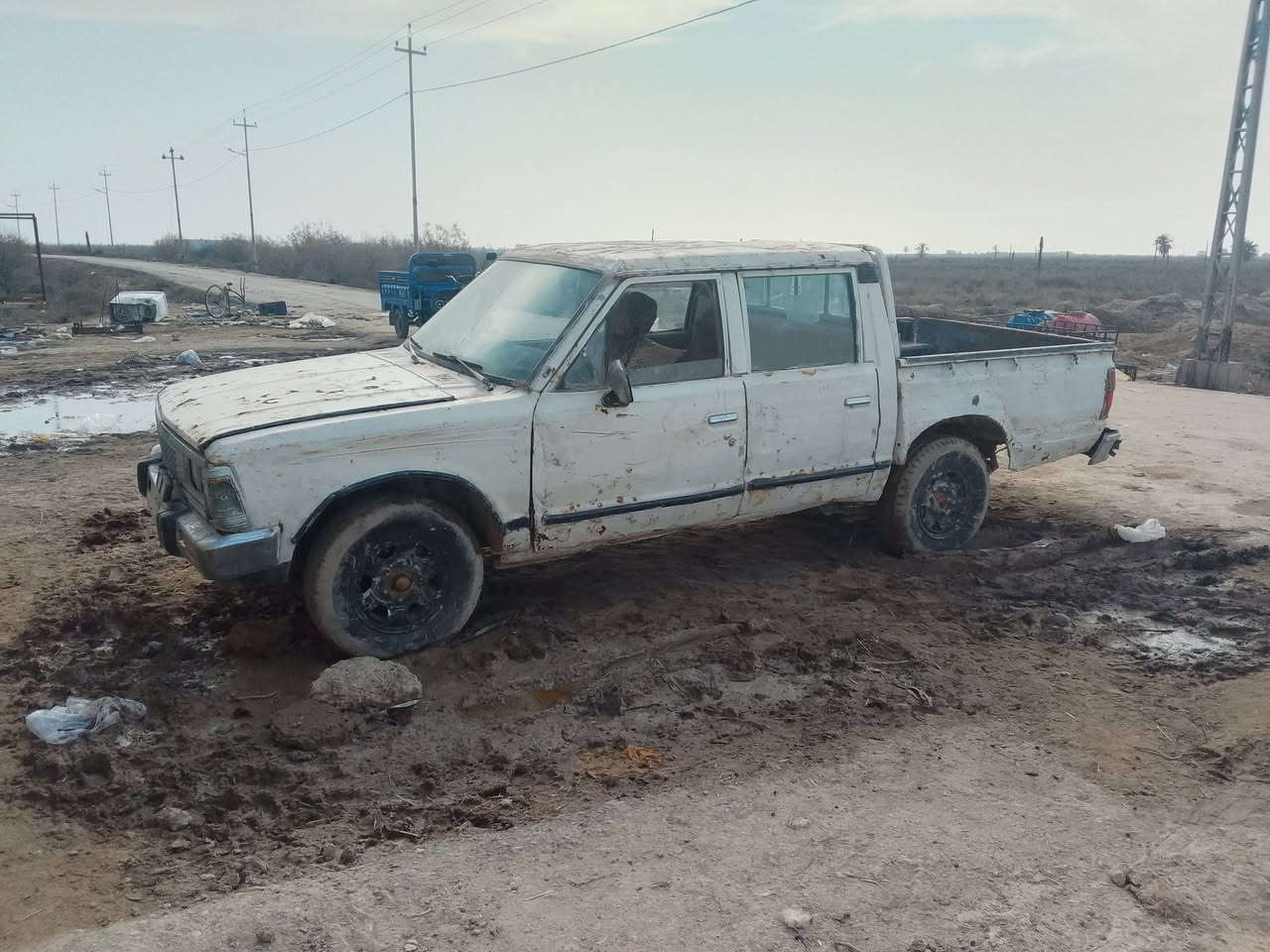 سلام عليكم سيارة البيع كير ومكين وتخم تاير رقم وسنوي بس مادل رعية العنوان البصرة  سعر9ورقات قفل***********
