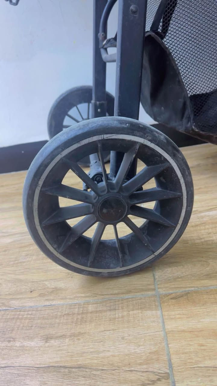 عربانة اطفال ماركة اصلية من عمر سنه الى ٥ سنوات قوية مكان بغداد الطالبية 
السعر قفل ٣٥ الف بغداد, العراق


**إذا كنت صاحب هذا الإعلان وتريد حذفه لأي سبب، رجاءا أرسل رسالة إلى الدعم الفني**