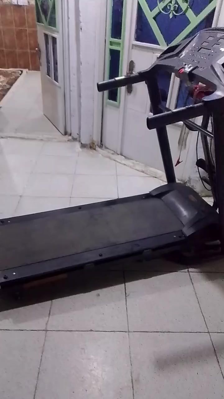 السلام عليكم جهاز جبلي كله شغال بس اي عتعد بالمشي اعتقد رات له دهن لو تنظيف لانشان مشمور سعر 80 قفل ابيعه على هاي الوضعيه عنوان بغداد ام الكبر ***********
