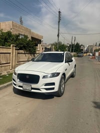 جكور f-pace مديل ٢٠١٧  السيارة فل مواصفات فتحة سقف بانوراما تحكم ستيرن...