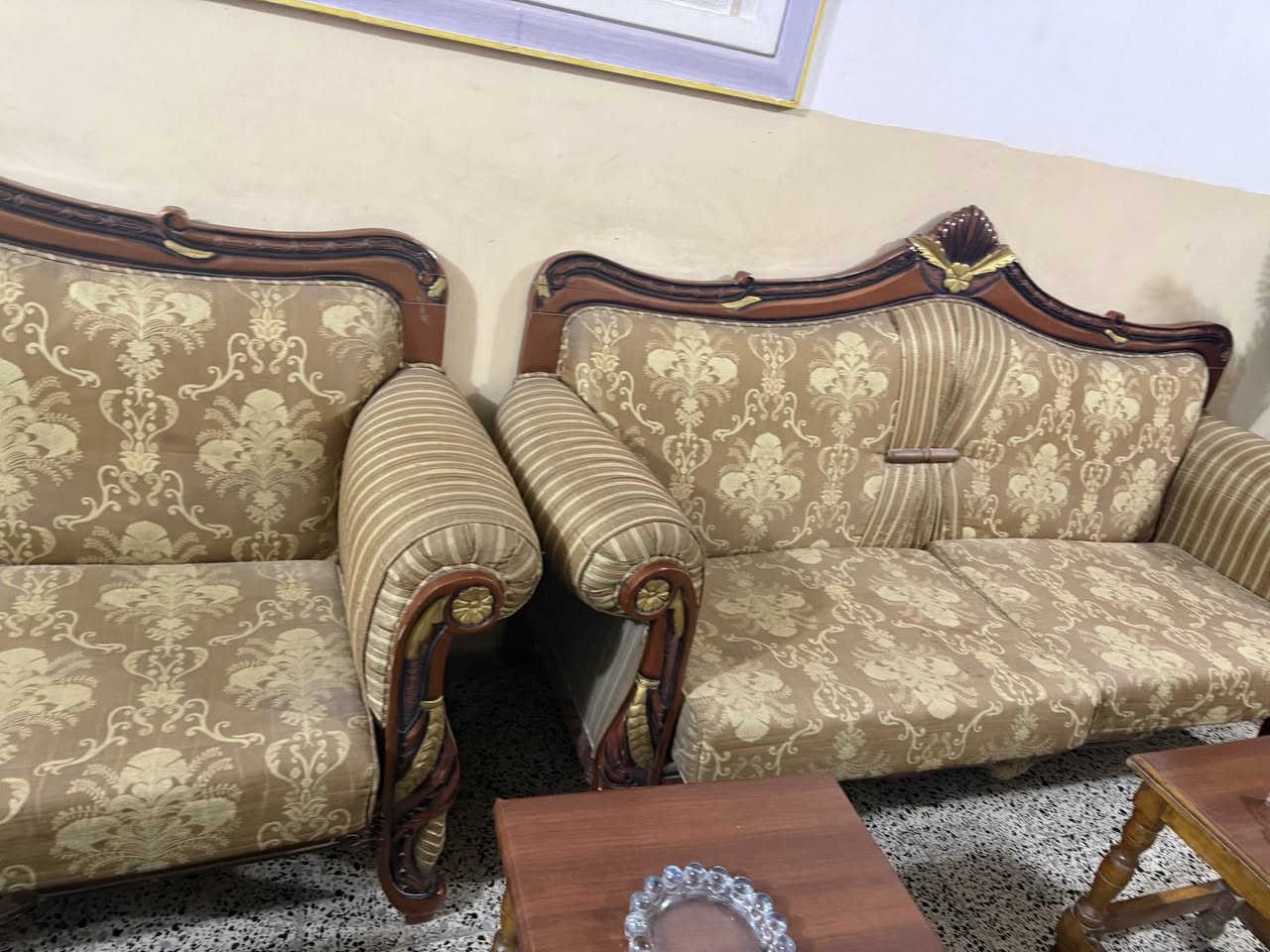 سلام عليكم تخم مستعمل ١٠مقاعد
مبرده مستعمله استخدام قليل 
ثريات عدد٢ غير مستخدمات 
السعر ٥٠٠وبيهن مجال قليل


**إذا كنت صاحب هذا الإعلان وتريد حذفه لأي سبب، رجاءا أرسل رسالة إلى الدعم الفني**