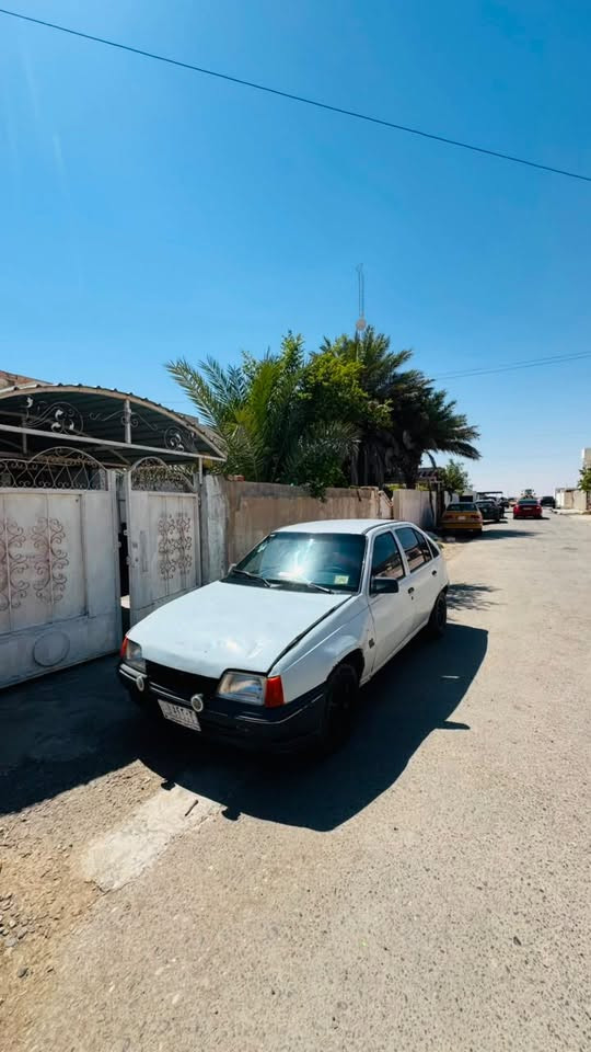 سلام عليكم للبيع اوبل كاديت موديل 1991 رقم صلاح الدين شرط التحويل سنويه لي 2027 محرك شرط  كير مابي بك ابيع كير كايم مكاني تكريت سعرها 17 بيهامجال ***********
