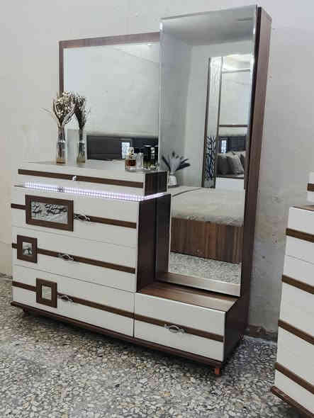 غرفة تركيه للبيع نضيفه جدآ هيدروليك 
قويه تكمه كلش أناره بالغرفة اريد ابيعها
لغرض الأنتقال للأستفار خاص أو وأتساب
سعر مناسب جدآ 
***********
