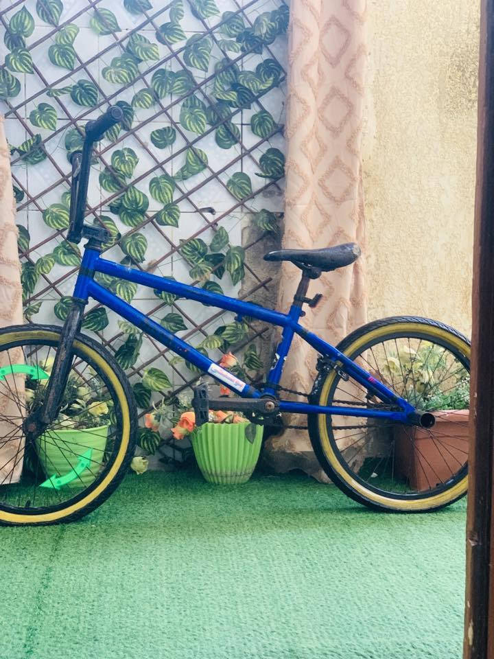 بايسكل نوع بي ام اكس نضيف يخبل سعره90وبي مجال قليل تواصل فقط ع هاذه رقمي ‭0775 483 0873‬وبيك خير ودلل منطقة الكريميه♥️
