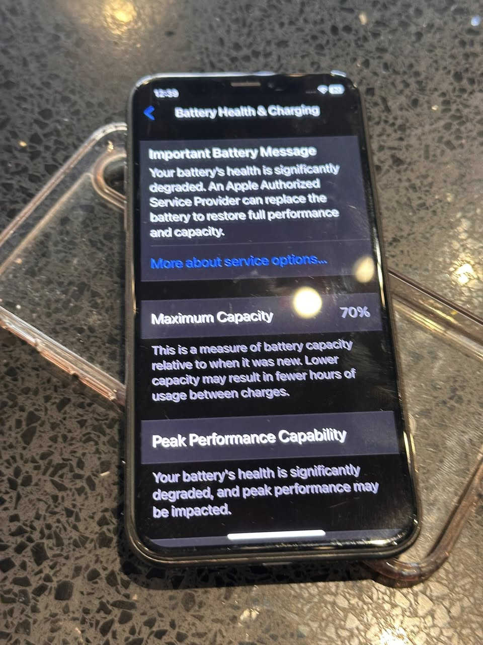 سلام عليكم ايفون x عادي للبيع
ذاكره ٢٥٦
بطاريه ٧٠
مكفول من اي عطل  جهاز بلادي كله شغال بس عدك السماعه الفوك ناصيه شوي 
وشخوط بصيطه بجهاز
سعر ١٥٠قفل بدون معامله مكاني سيدية


**إذا كنت صاحب هذا الإعلان وتريد حذفه لأي سبب، رجاءا أرسل رسالة إلى الدعم الفني**