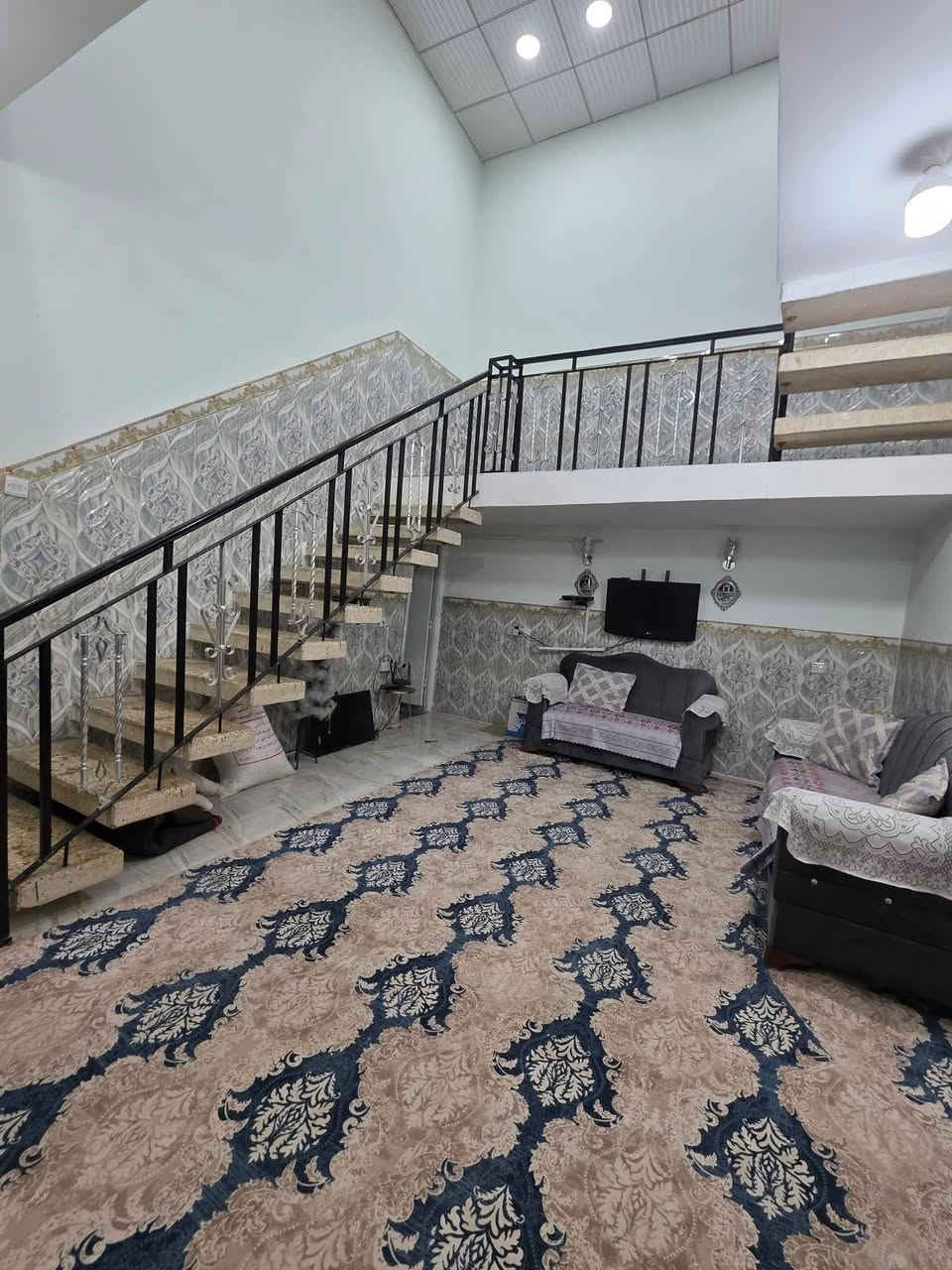 اعلان.....
بيت للبيع بحي العسكري مساحه 200متر طابقين 

الطابق الاول يحتوي على غرفتين وصاله ومطبخ وبراني وصحيات

الطابق الثاني يحتوي على غرفتين وصحيات 

البيت كلش نضيف مرمم جديد 

للاستفسار اتصال على الارقام التالية 

***********

***********

***********

مكتب الساعي للعقارات 🏢🏢

العنوان سايدين حي الشرطه مقابيل اسواق الريتاج 🏢🏢
