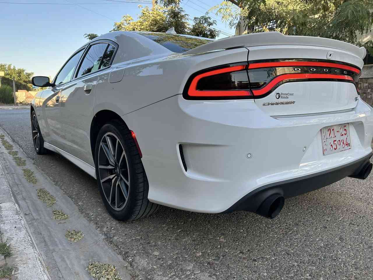 للبيع دوج جارجر 2023 R/T النداء الاخير
حادثه حافه البنيد 
مواصفات 
شاشه جبيره كاربلي 
كشن كهرباء 
حساسات خلفيه 
شفتات ستيراً 
زنون بلادي 
ويل حجم 20 
تشغيل عن بعد 
مكان السياره كركوك 
السعر 240 
السعر مراسلة واتساب او الاتصال 
***********
