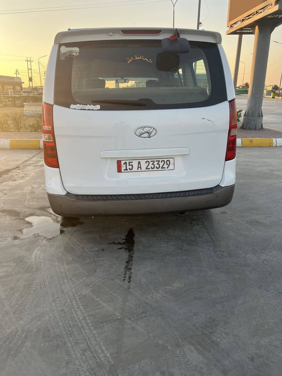 السلام عليكم استاركس ٢٠١٢ رقم انبار دولي باسمي مكشره ومصبوغه احزام بدون ضربة جاكوج مكفوله من الضربه بس بخ مكينه كير حداديه تخم تاير السياره جديده السعر ١٢٧ ***********
