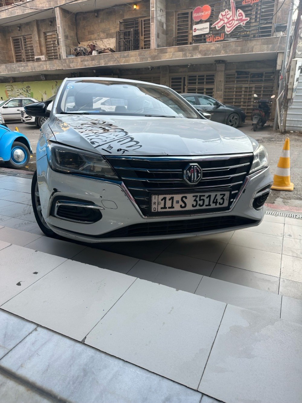 ام جي فايف / MG 5 للبيع
موديل 2023 ماشية 87 الف قابل للزيادة
رقم بغداد  الجديد / لون ابيض
بأسمي تحويل مباشر / محرك 1500 تنفس طبيعي  
السيارة خارج ضمان قبل شهرين طلعتها
وصولات الصيانة موجودة 
_________
السيارة فئة الكومفورت Comfortنوتبلي 
مواصفات السيارة 
بصمه تشغيل / لد نهاري + منضومة زنون / حساسات خلفية / شاشة اصلية
كامرة خلفية / تحكم استيرن / اشاير بالمري / تبريد شاشة 
بصمتين بيها / نضام ايكو اقتصادي / كروز مثبت سرعة 
حساس اطارات / كيج حماوة / داخل بيجي واسود 
4 ويل كب / كار بلي Car play واتو اندرويد
 حدادية كاملة جديدة مبدلها بلكات اصلية اذان محرك جديدة 
بيها  ملاحظات رصعات بصندوك والدوسة جهة اليمين بيها طعجه وبحافة البنيد شوي
مكان السيارة بغداد الامين الثانية
للاستفسار 
***********واتساب واتصال