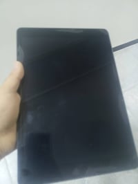 ايباد 9 • نظيف • شاحن اصلي