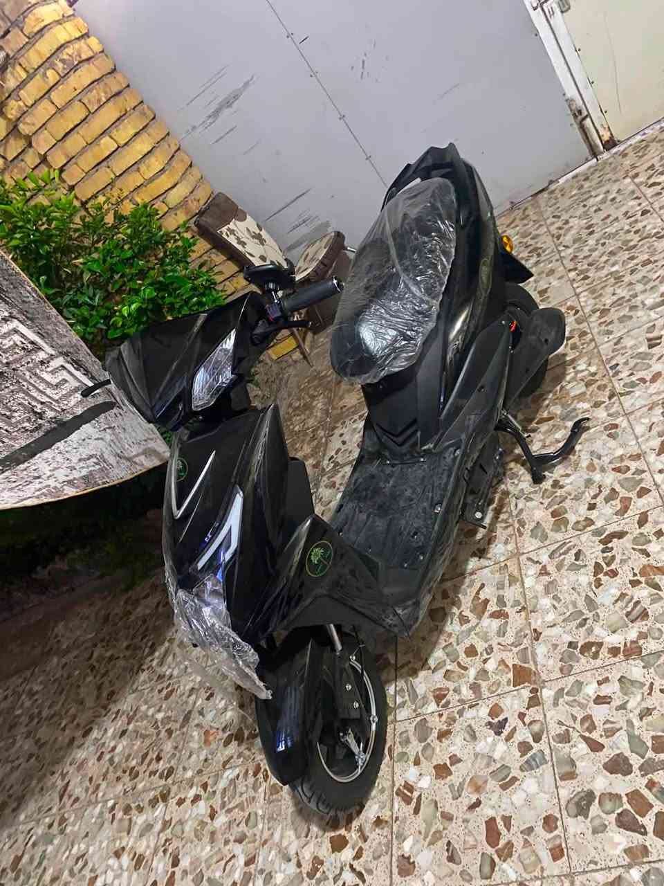 سلام عليكم دراجه ماكس شحن ٦ بطاريات دراجه حلوه ونشطه تمشيك ٣ ساعات بدون وقوف مستعجل عل بيعتها ب٧٥٠ وبيها مجال للشراي *********** اتصل 
وتشلع عيوني
