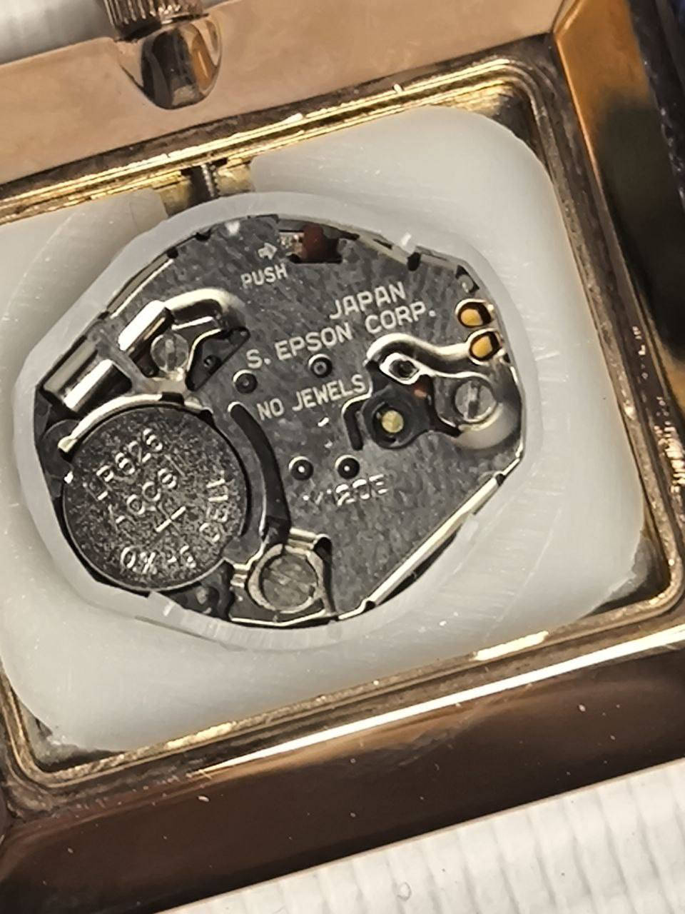 عرض نار 🔥 شاهد الأستوري
ساعة من ماركة ابسو INSO اصلي وارد اوربي

تحفة فنية 
لمحبي الساعات العصرية والفخمة
مكينة كوارتز ياباني 🇯🇵 
هيكل ستانلس ستيل روز كولد 
ميناء مميزة بالون البنفسجي
زجاج معدني ضد الخدش 
مقاومة ماء وغبار 
قطر 32 
مختمة بالكامل

ملاحظة : متوفر فقط 4 قطع

السعر :35 الف ع اول تم
للحجز والاستفسار يرجى مراسلة الصفحه


**إذا كنت صاحب هذا الإعلان وتريد حذفه لأي سبب، رجاءا أرسل رسالة إلى الدعم الفني**