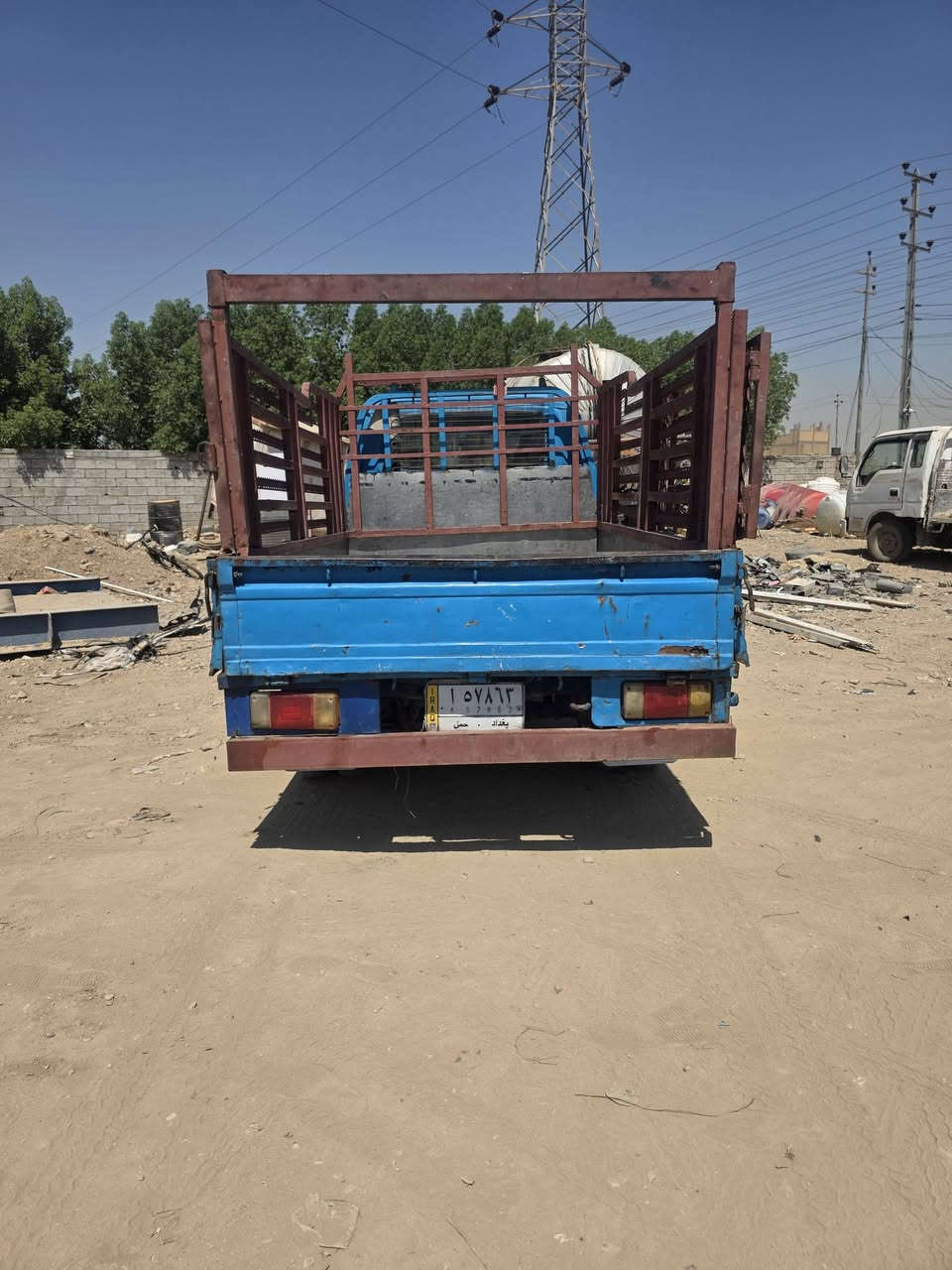 سيارة بينجو جاهزة للعمل كلشي ماعايزة رقم بغداد مشروع وطني مالكها موجود بالنجف موديل 95 سنويه 26 شهر السابع السعر 50 قفل العنوان الديوانية رقم ***********
