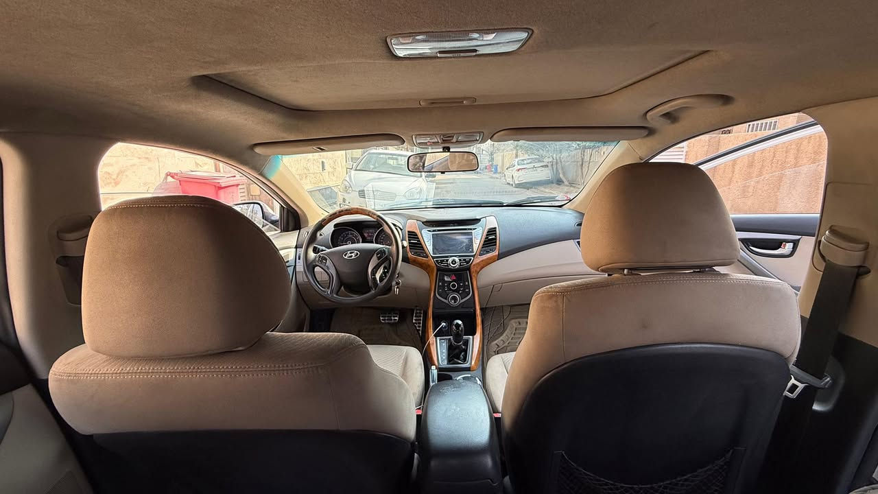 السلام عليكم  
النترا 2015 خليجي محرك 1800دوش فول مواصفات عدا البصمه رقم بغداد باسمي بيها جاملغ خلفي عكس السايق صبغ والجاملغ الثاني الخلفي موضح بالصور تخم تاير وباتري جدد تبريد تدفهه
سياره  ماشيه 169 km 
 السعر/ ١٣٣ وبيها مجال
***********
