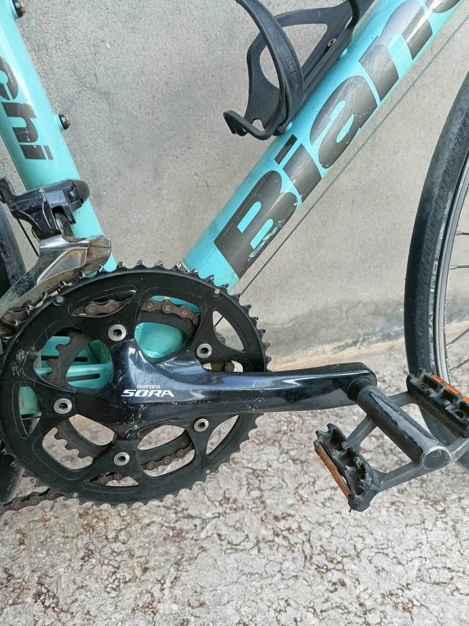 السلام عليكم ورحمة 
رمضان كريم 
بايسكل بيانكا الإيطالية 
700c
نظام رود 9*2
يدات بريك كلارس
سيتم سورا ب الكامل حتى بطيخات سورا 
ماشه كاربون 
قياس S 
ب الكامل وضع الشركة حتى المقعد
دراجة بوزن كلش خفيف يعني اخف من رود حتى 
تفاصيل خاص او اتصل على رقم او واتساب 
متوفر توصيل جميع المحافظات 
السعر 280 الف 
***********
واتساب : ***********
