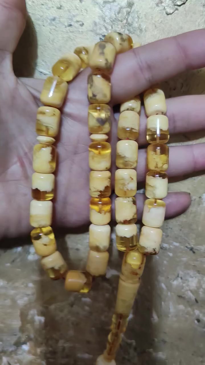 1-كهرب بولوني قديم حر الحر معوج 101 وزن 57 غم سعر الغرام 4500 دينار سعره 257 الف
2- كهرب بولوني حر الحر اخضر معوج وزن46 غم سعر الغرام 4500 دينار السعر 207 الف 
3- كهرب بولوني قديم كبس مغلف ماخذ لون من القدم باعوا حر وزن 55 غم عدد الخرز 33 خرزه سعر الغرام 3000 دينار السعر 165 الف 
4- كهرب بولوني قديم كبس ماكنتوش وزن 65 غم عدد الخرز 45 خرزه سعر الغرام 3000 السعر 195 الف 
5- كهرب كنكرادي قديم مسال مغلف ماخذ لون قشطه وعسل وزن 65 غم عدد الخرز 35 خرزه وحده احتياط يم الشاهد سعر الغرام 4500 دينار السعر 293 الف


**إذا كنت صاحب هذا الإعلان وتريد حذفه لأي سبب، رجاءا أرسل رسالة إلى الدعم الفني**