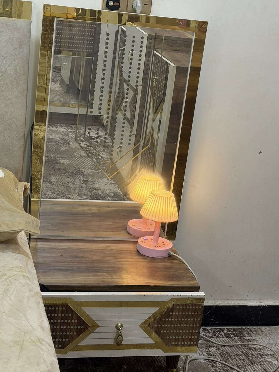 غرفة نوم للبيع تركيا 
السعر 700
الرقم ***********
