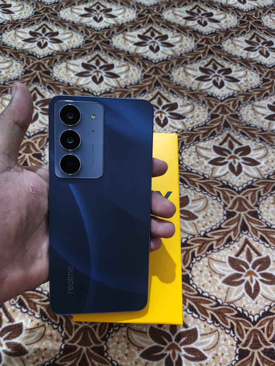 ريلمي c75x ذاكره 128 عشوائيه 12
بطاريه 5300 شحن سريع جهاز جديد شرط زلغ مابي كامل ملحقات للبيع ***********
